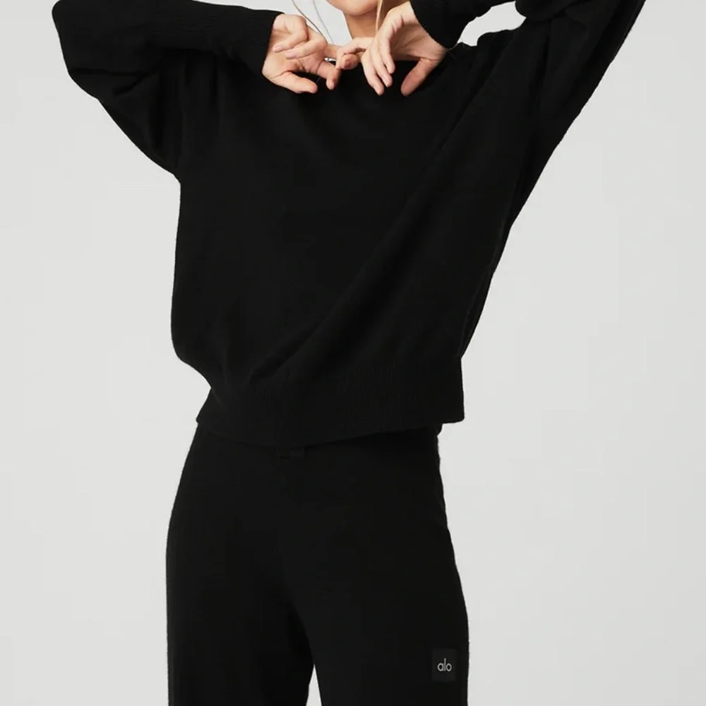 (NWT) ALO | Cashmere Jet Set Crew Sweater in Black, Size M - Picture 1 of 8